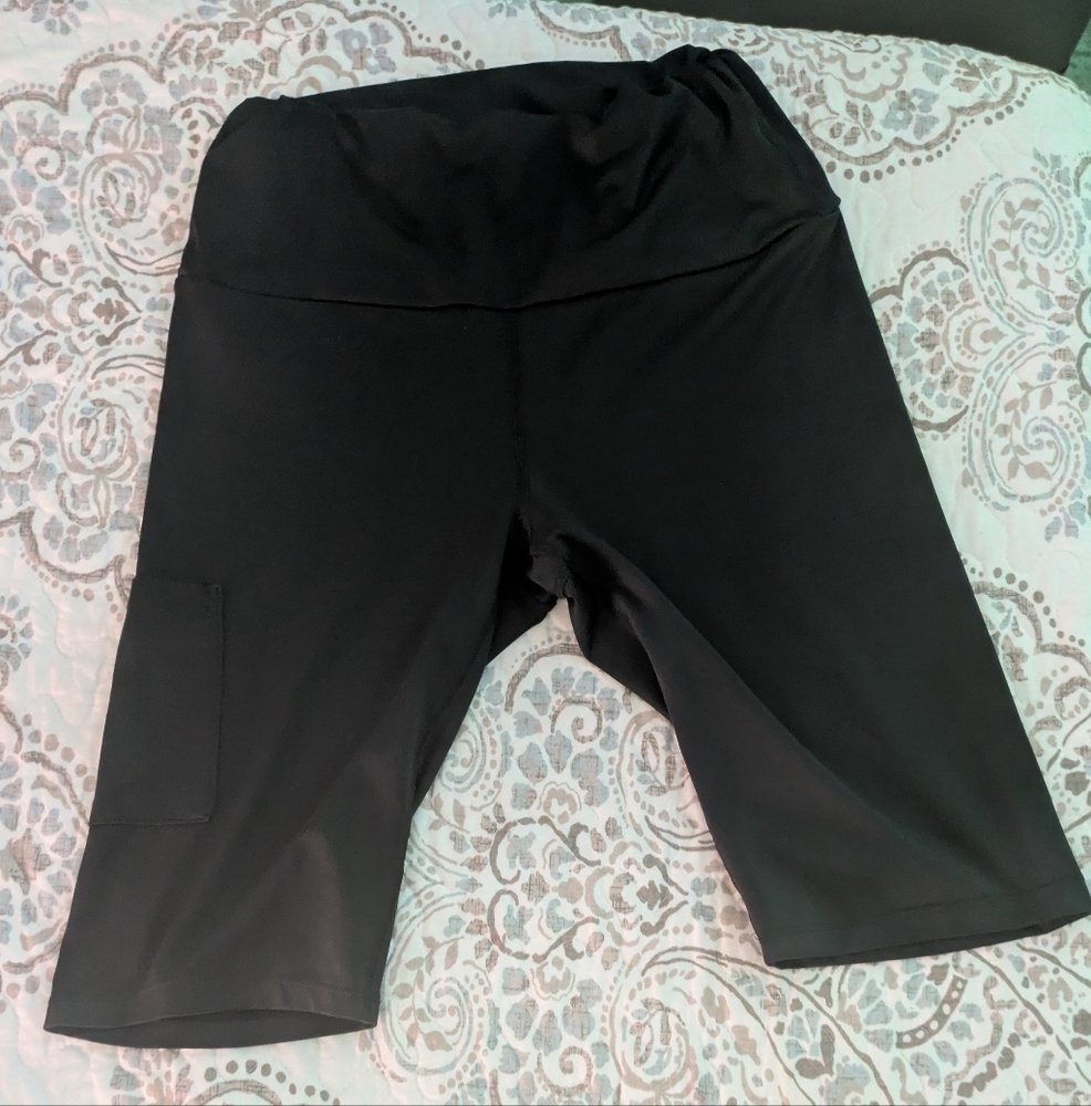 Medium Shein Black Capri Leggings